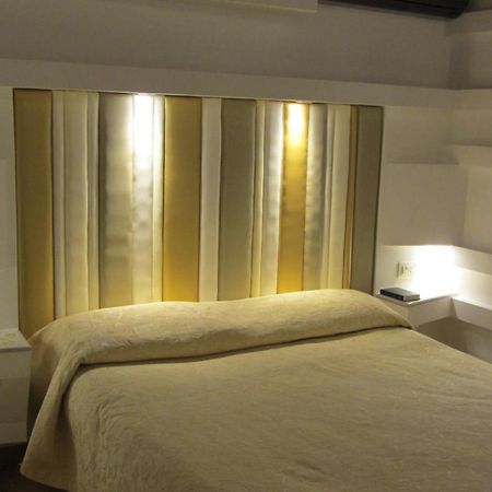 Albergo Del Centro Storico ซาแลร์โน ภายนอก รูปภาพ
