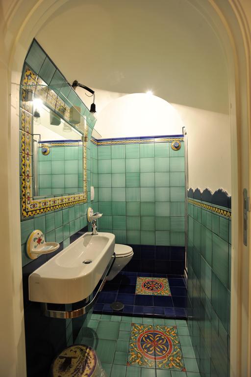 Albergo Del Centro Storico ซาแลร์โน ภายนอก รูปภาพ