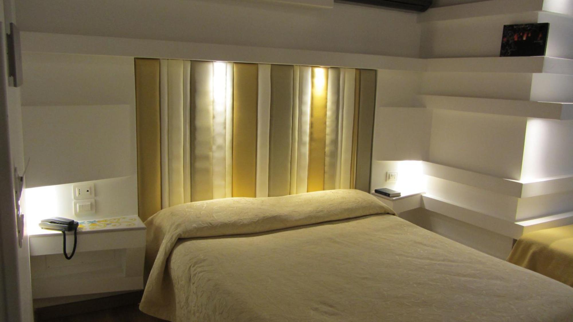 Albergo Del Centro Storico ซาแลร์โน ภายนอก รูปภาพ