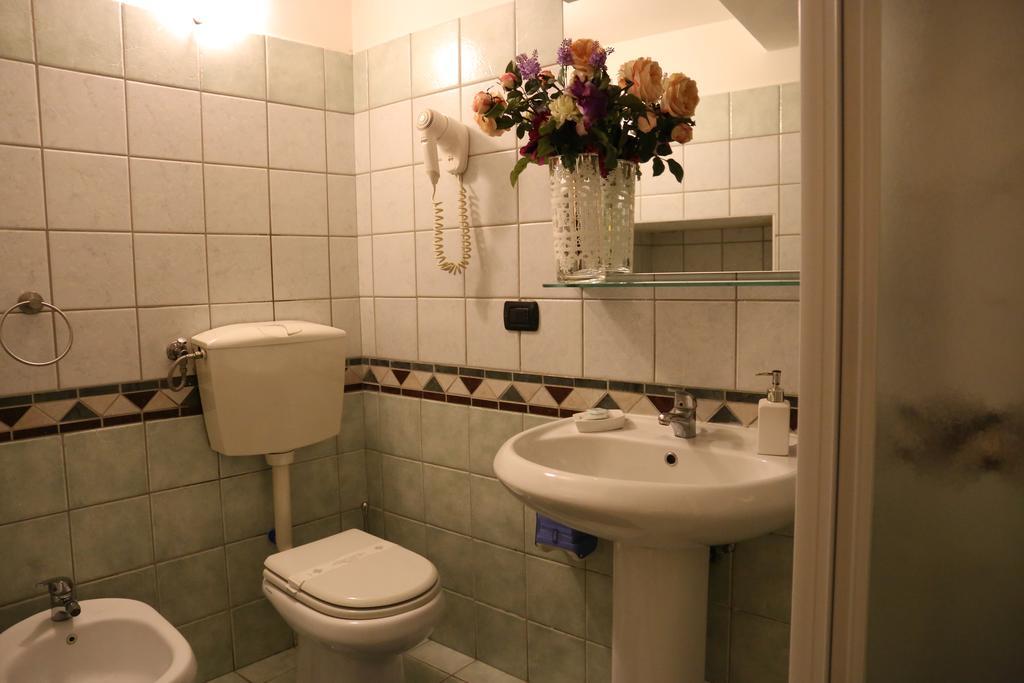 Albergo Del Centro Storico ซาแลร์โน ภายนอก รูปภาพ