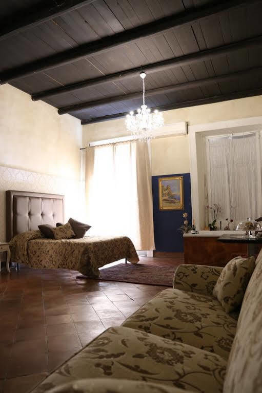 Albergo Del Centro Storico ซาแลร์โน ภายนอก รูปภาพ