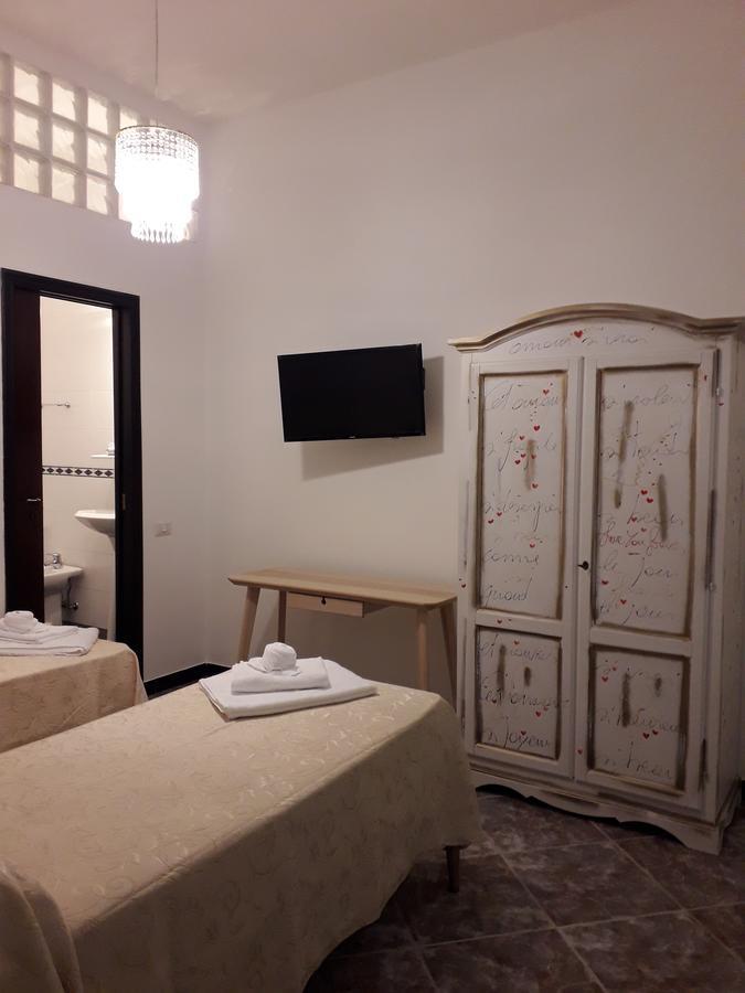 Albergo Del Centro Storico ซาแลร์โน ภายนอก รูปภาพ