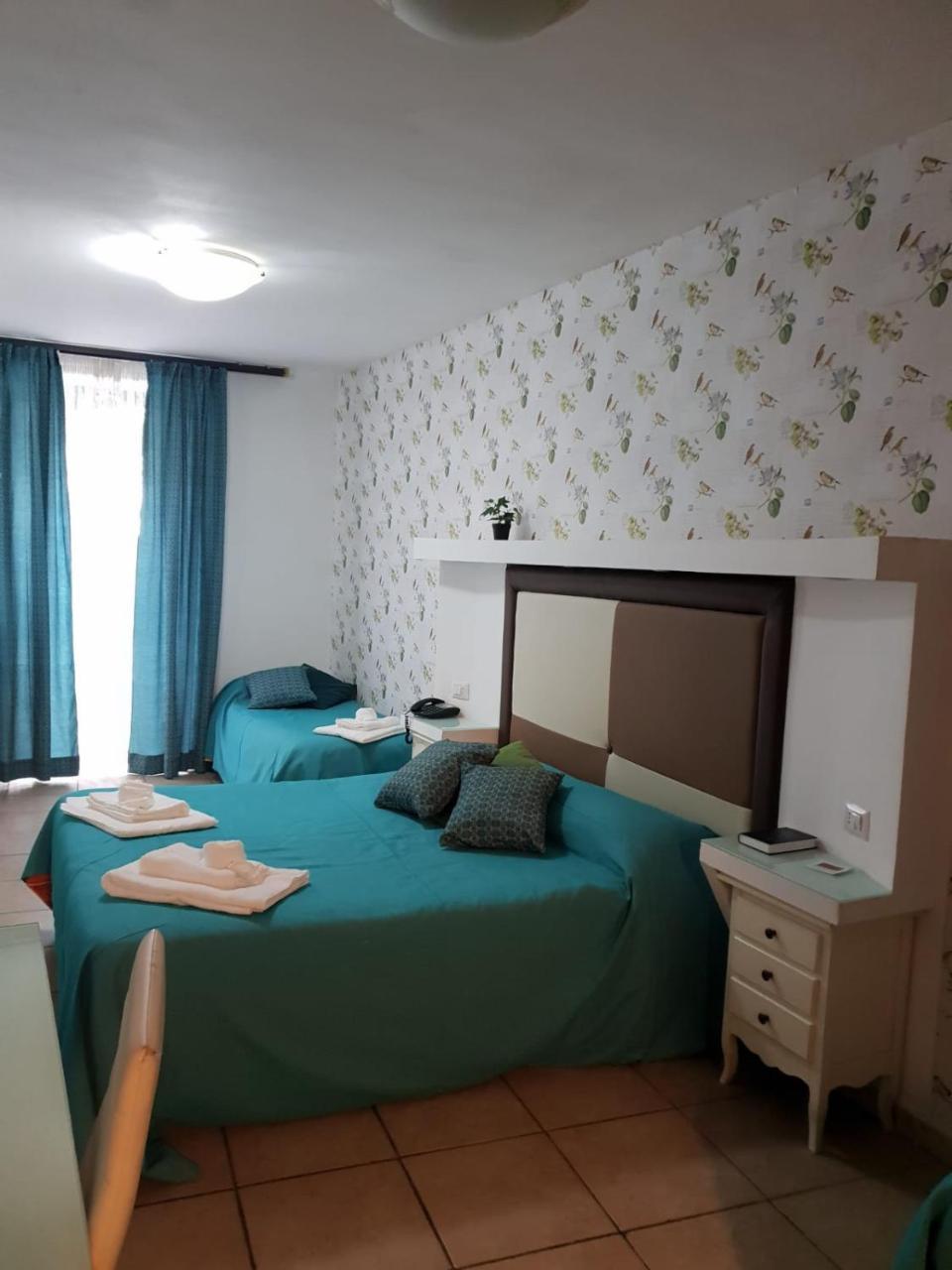 Albergo Del Centro Storico ซาแลร์โน ภายนอก รูปภาพ